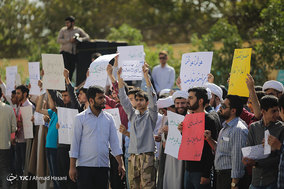 تجمع دانشجویان و طلاب انقلابی مشهد مقابل دادگستری کل خراسان رضوی