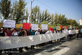 تجمع دانشجویان و طلاب انقلابی مشهد مقابل دادگستری کل خراسان رضوی