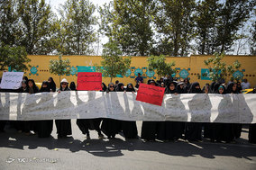 تجمع دانشجویان و طلاب انقلابی مشهد مقابل دادگستری کل خراسان رضوی