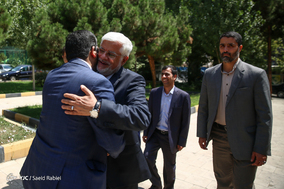 حضور محمدرضا عارف در باشگاه خبرنگاران جوان