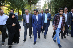 حضور وزیر ارتباطات در باشگاه خبرنگاران جوان