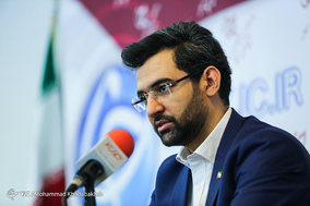 حضور وزیر ارتباطات در باشگاه خبرنگاران جوان