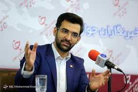 حضور وزیر ارتباطات در باشگاه خبرنگاران جوان