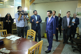 حضور وزیر ارتباطات در باشگاه خبرنگاران جوان