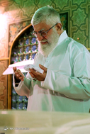 غبارروبی مضجع مطهر حضرت امام رضا (علیه‌السلام) با حضور رهبر معظم انقلاب