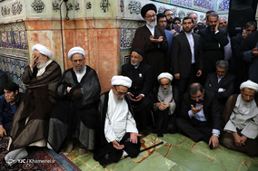 غبارروبی مضجع مطهر حضرت امام رضا (علیه‌السلام) با حضور رهبر معظم انقلاب