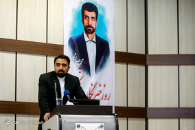 اهدای هدایای روز خبرنگار به افراد نیازمند