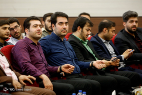 اهدای هدایای روز خبرنگار به افراد نیازمند