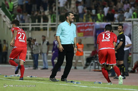 دیدار تیم های فوتبال استقلال خوزستان و پرسپولیس