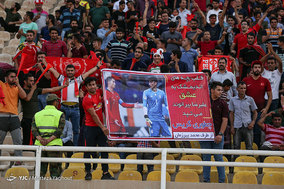 دیدار تیم های فوتبال استقلال خوزستان و پرسپولیس