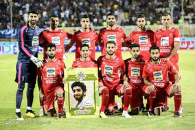 دیدار تیم های فوتبال استقلال خوزستان و پرسپولیس