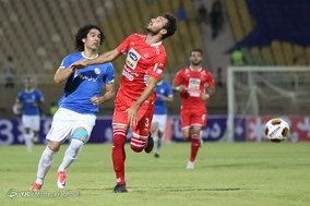 دیدار تیم های فوتبال استقلال خوزستان و پرسپولیس