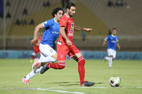 دیدار تیم های فوتبال استقلال خوزستان و پرسپولیس