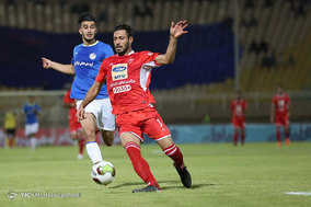 دیدار تیم های فوتبال استقلال خوزستان و پرسپولیس