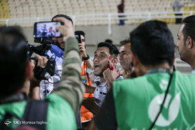 دیدار تیم های فوتبال استقلال خوزستان و پرسپولیس