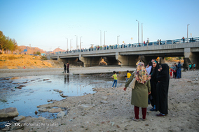 جاری شدن آب در زاینده رود