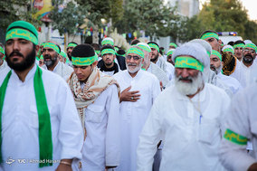 تشرف کاروان پیاده یزد به حرم مطهر امام رضا (ع)