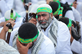 تشرف کاروان پیاده یزد به حرم مطهر امام رضا (ع)