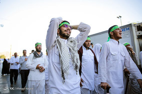 تشرف کاروان پیاده یزد به حرم مطهر امام رضا (ع)
