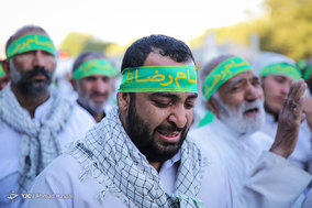 تشرف کاروان پیاده یزد به حرم مطهر امام رضا (ع)