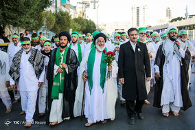 تشرف کاروان پیاده یزد به حرم مطهر امام رضا (ع)