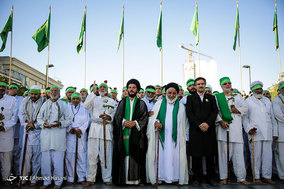 تشرف کاروان پیاده یزد به حرم مطهر امام رضا (ع)