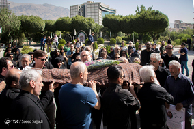 مراسم تشییع پیکر محمد عبادی دوبلور پیشکسوت