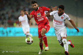 دیدار تیم های فوتبال پرسپولیس تهران و سپیدرود رشت