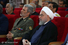 رونمایی از نخستین جنگنده ایرانی با حضور رئیس‌جمهور