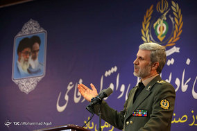 رونمایی از نخستین جنگنده ایرانی با حضور رئیس‌جمهور