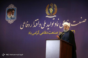 رونمایی از نخستین جنگنده ایرانی با حضور رئیس‌جمهور