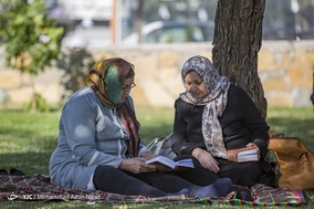 مراسم دعای عرفه در جوار مزار شهدای همدان