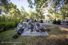 مراسم دعای عرفه در جوار مزار شهدای همدان