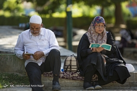 مراسم دعای عرفه در جوار مزار شهدای همدان