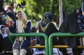 مراسم دعای عرفه در جوار مزار شهدای همدان