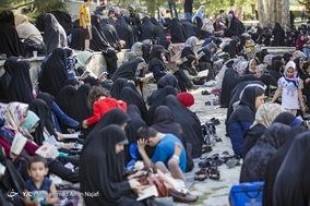 مراسم دعای عرفه در جوار مزار شهدای همدان