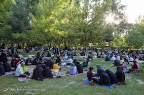 مراسم دعای عرفه در جوار مزار شهدای همدان
