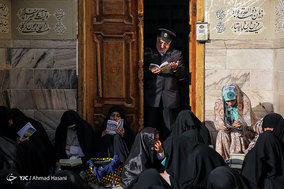 دعای عرفه در حرم مطهر امام رضا (ع)