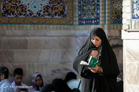 دعای عرفه در حرم مطهر امام رضا (ع)