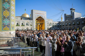 اقامه نماز عید قربان در حرم مطهر امام رضا (ع)‎