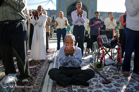 اقامه نماز عید قربان در حرم مطهر امام رضا (ع)‎