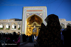 اقامه نماز عید قربان در حرم مطهر امام رضا (ع)‎