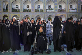 اقامه نماز عید قربان در حرم مطهر امام رضا (ع)‎