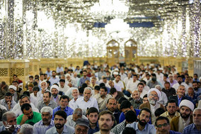 اقامه نماز عید قربان در حرم مطهر امام رضا (ع)‎