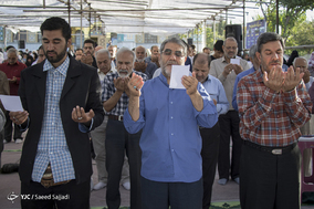 نماز عید قربان در آستان مقدس امام زادگان پنج تن لویزان