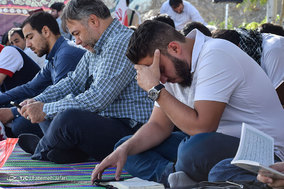 دعای عرفه در کهف الشهدا