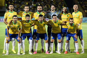 دیدار تیم های فوتبال صنعت نفت آبادان و پرسپولیس