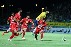 دیدار تیم های فوتبال صنعت نفت آبادان و پرسپولیس