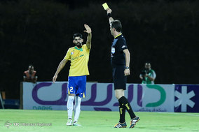 دیدار تیم های فوتبال صنعت نفت آبادان و پرسپولیس