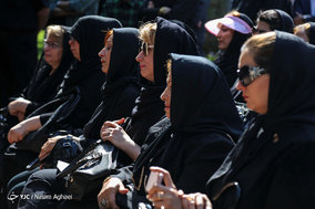 مراسم تشییع مرحوم صادق صدوقی در خانه هنرمندان